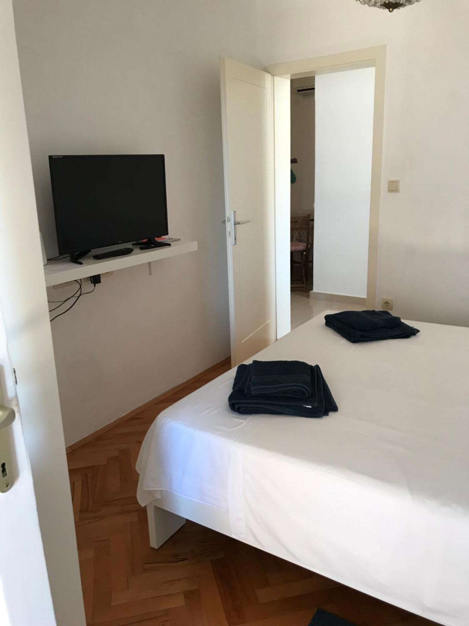 Studio Apartman Lenesta Appartement Bol Buitenkant foto